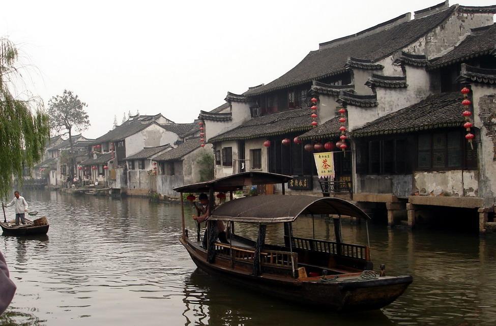 给赌王擦背两月,差点当上五房,邓咏诗拿2亿分手费却嫁给穷小子